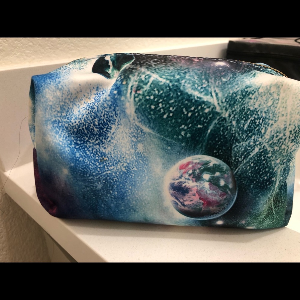 GALAXY MAKE UP BAG